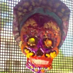 Kool skull necklace go anywhere